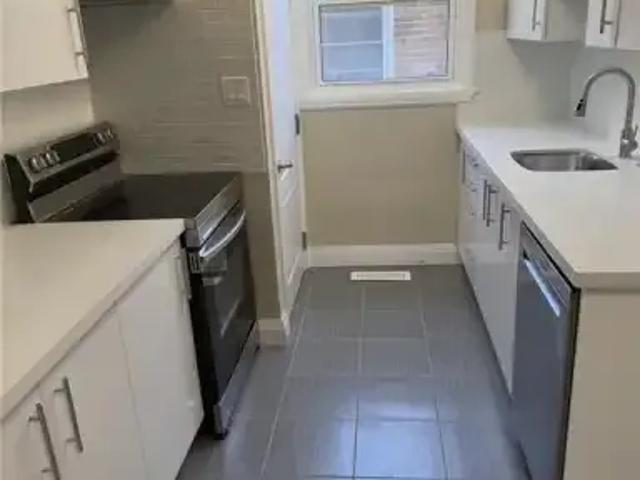 For Rent 3 Bedroom Townhouse Milton ON DS103091676