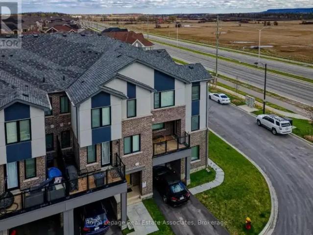 For Rent 3 Bedroom Townhouse Milton ON DS103487256