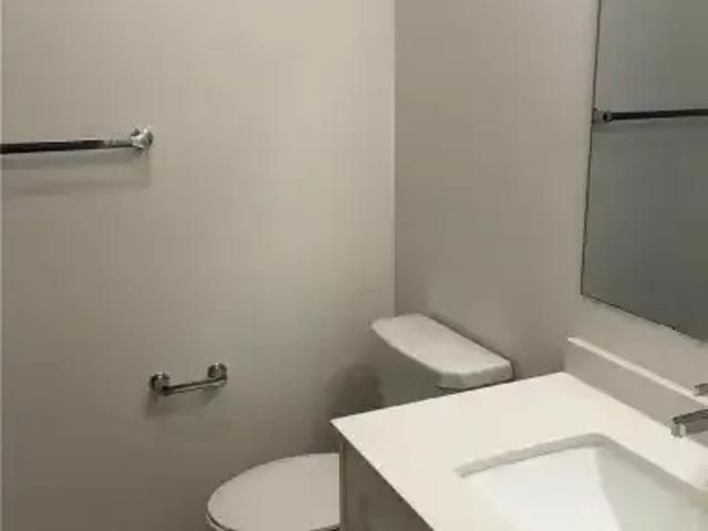 For Rent 3 Bedroom Townhouse Milton ON DS103487556