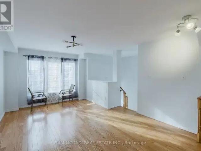 For Rent 3 Bedroom Townhouse Milton ON DS103594484