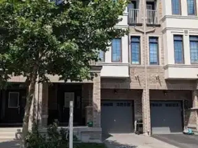 For Rent 3 Bedroom Townhouse Milton ON DS104000216