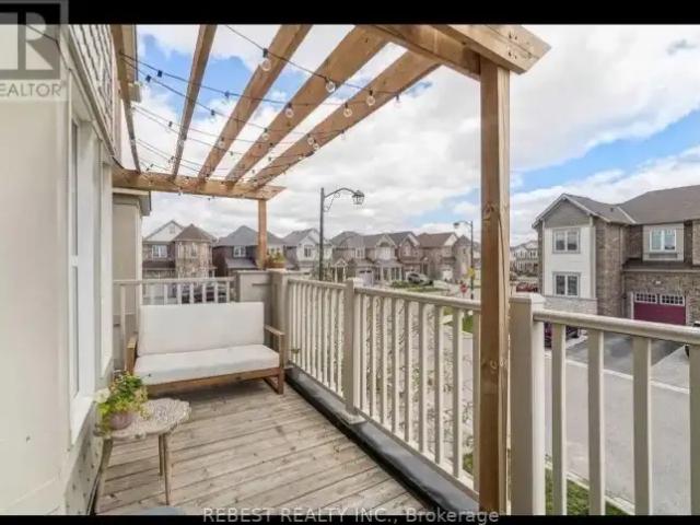 For Rent 3 Bedroom Townhouse Milton ON DS105072116