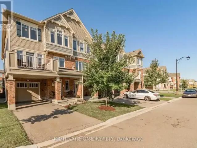 For Rent 3 Bedroom Townhouse Milton ON DS105004956