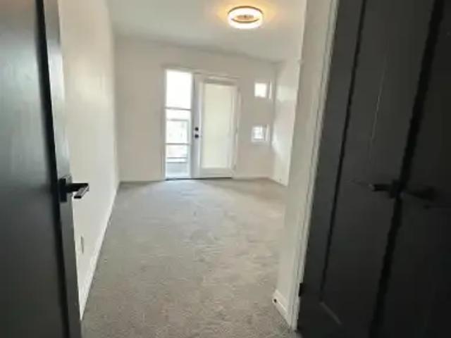 For Rent 3 Bedroom Townhouse Niagara Falls ON DLS102339175