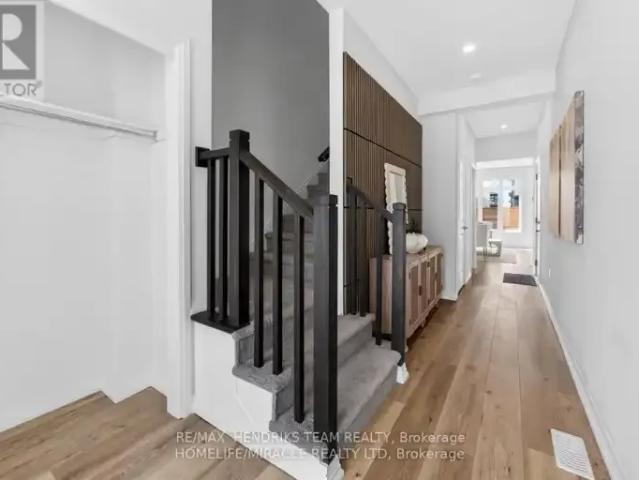 For Rent 3 Bedroom Townhouse Niagara Falls ON DS104471017
