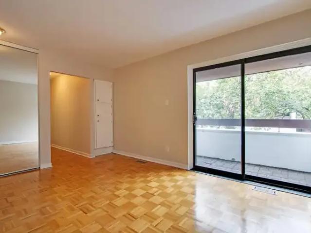 For Rent 3 Bedroom Townhouse North York ON DS100668918