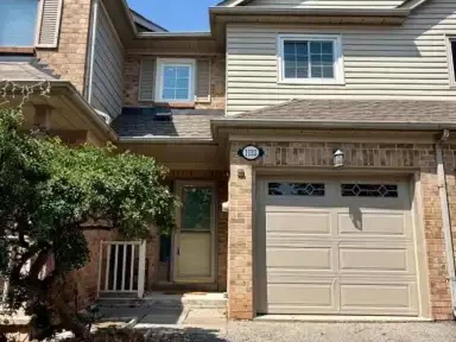 For Rent 3 Bedroom Townhouse Oakville ON DS104362892