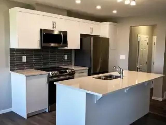 For Rent 3 Bedroom Townhouse Airdrie AB DLS102468294