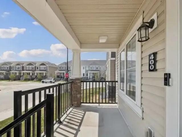 For Rent 3 Bedroom Townhouse Airdrie AB DLS102811668
