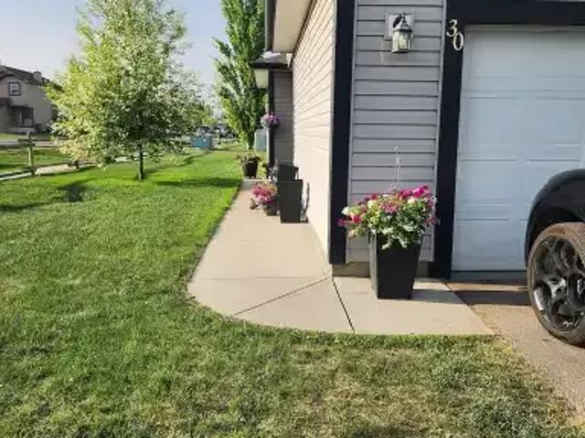For Rent 3 Bedroom Townhouse Airdrie AB DS102794869