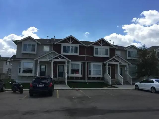 For Rent 3 Bedroom Townhouse Airdrie AB DS102883530