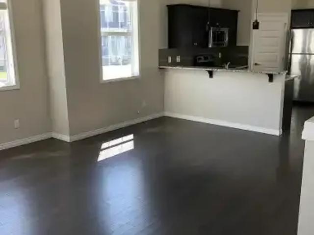 For Rent 3 Bedroom Townhouse Airdrie AB DS103355246