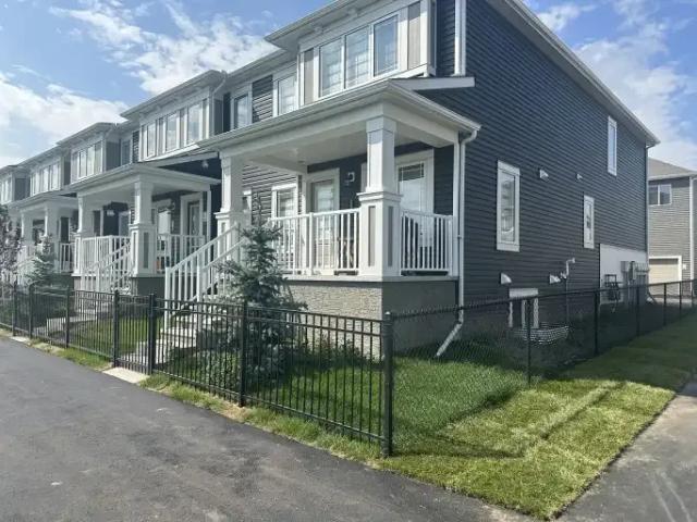 For Rent 3 Bedroom Townhouse Airdrie AB DS104794699