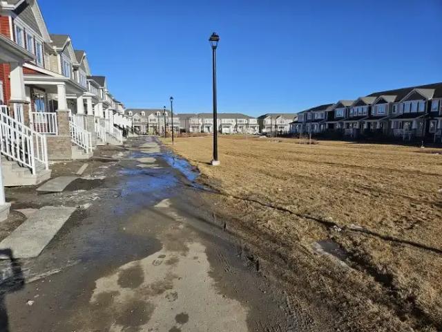 For Rent 3 Bedroom Townhouse Airdrie AB DS104257324
