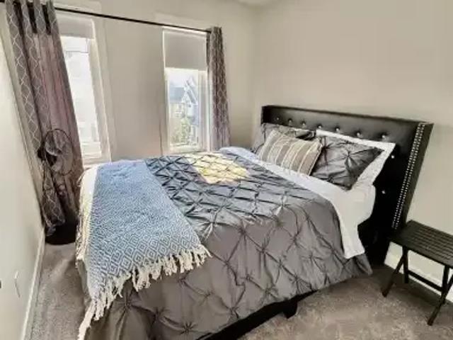 For Rent 3 Bedroom Townhouse Airdrie AB DS104362560