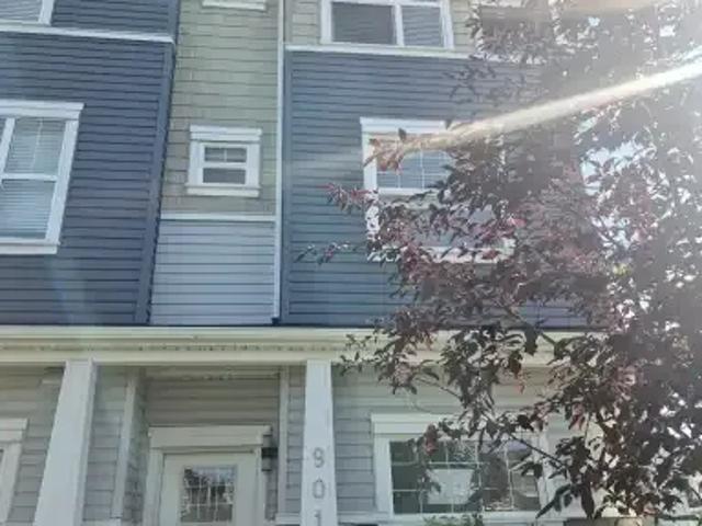 For Rent 3 Bedroom Townhouse Airdrie AB DS105185829