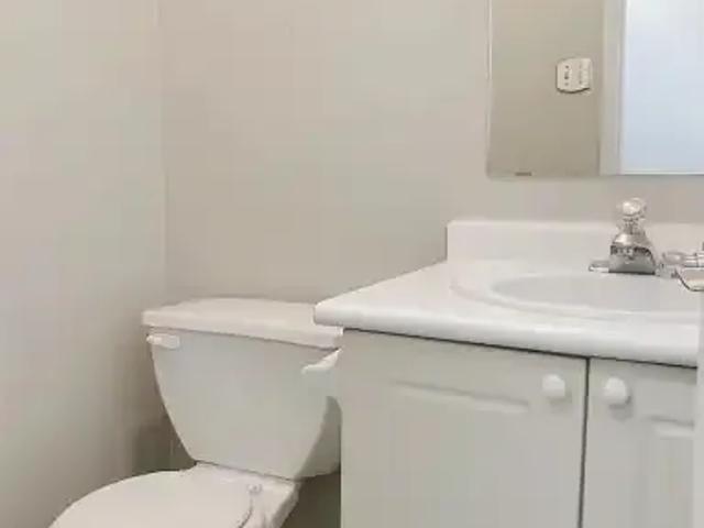 For Rent 3 Bedroom Townhouse Ajax ON DS103151773
