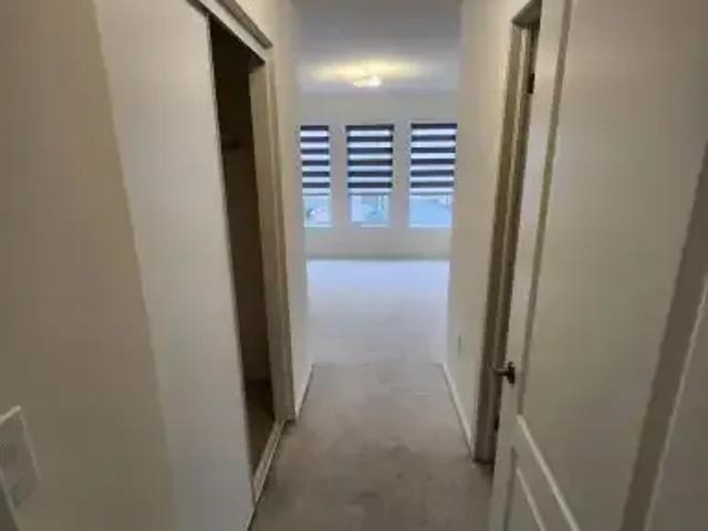 For Rent 3 Bedroom Townhouse Ajax ON DS104257445