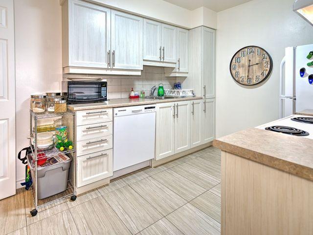 For Rent 3 Bedroom Townhouse Beaconsfield QC DLS88868972