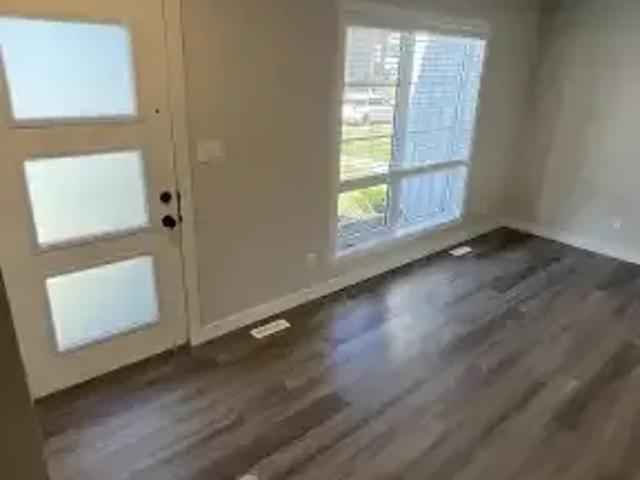 For Rent 3 Bedroom Townhouse Blackfalds AB DS105543465