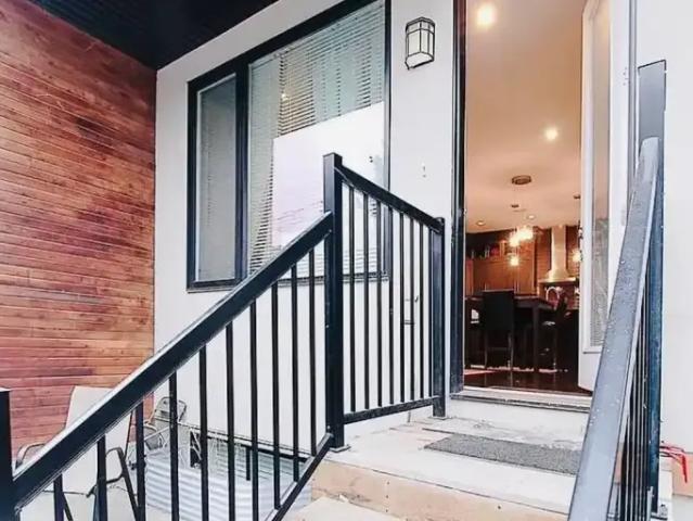For Rent 3 Bedroom Townhouse Calgary AB DLS100443284