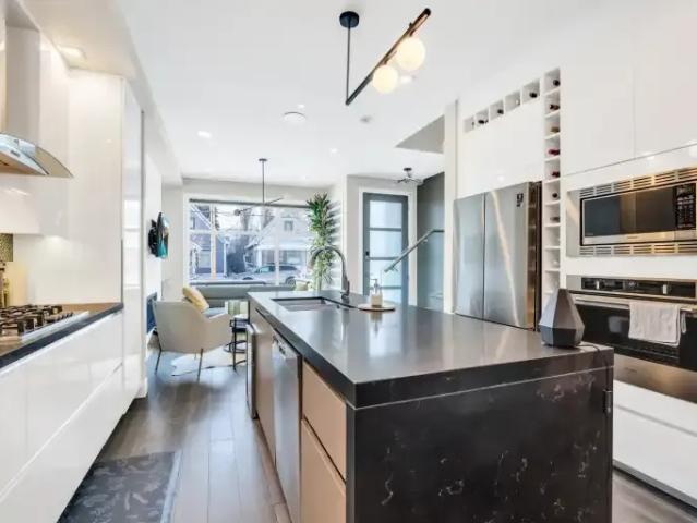 For Rent 3 Bedroom Townhouse Calgary AB DLS101475848