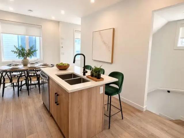 For Rent 3 Bedroom Townhouse Calgary AB DLS102629464