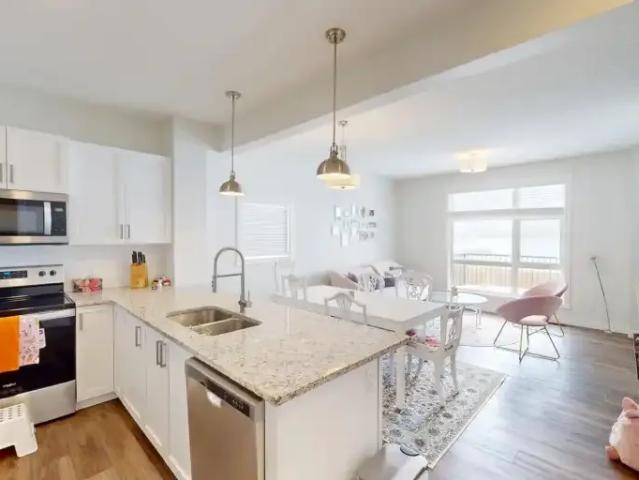 For Rent 3 Bedroom Townhouse Calgary AB DLS102846544