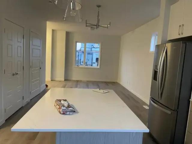 For Rent 3 Bedroom Townhouse Calgary AB DLS102847340