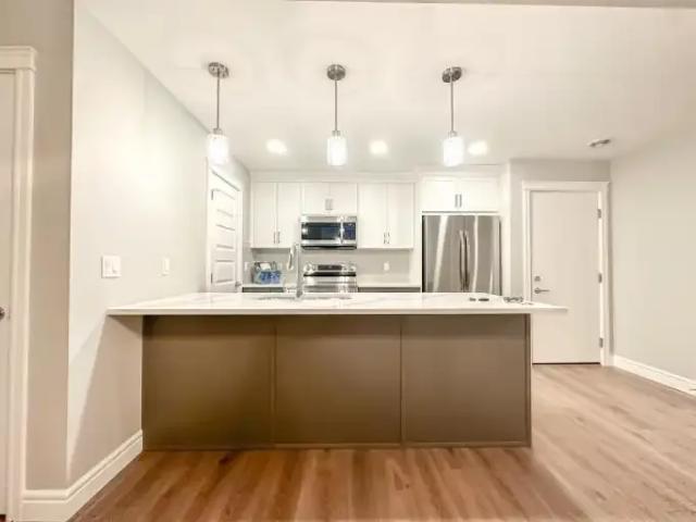 For Rent 3 Bedroom Townhouse Calgary AB DS101441563