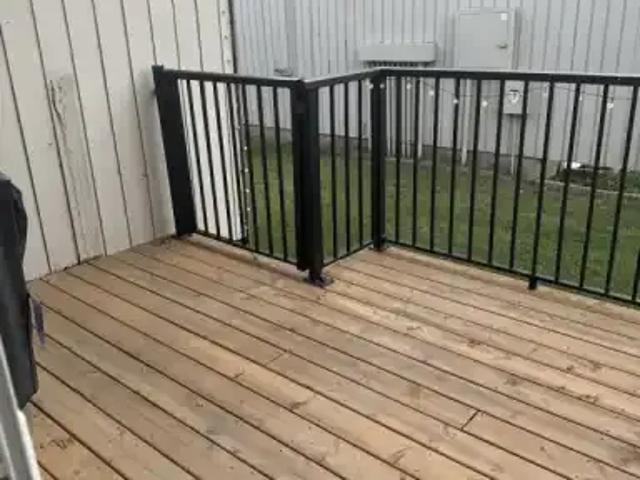 For Rent 3 Bedroom Townhouse Calgary AB DS101148267