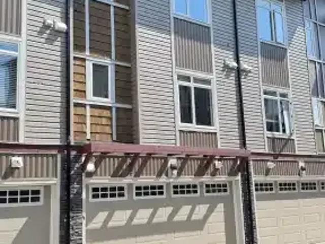For Rent 3 Bedroom Townhouse Calgary AB DS101186165