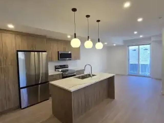 For Rent 3 Bedroom Townhouse Calgary AB DS102434444