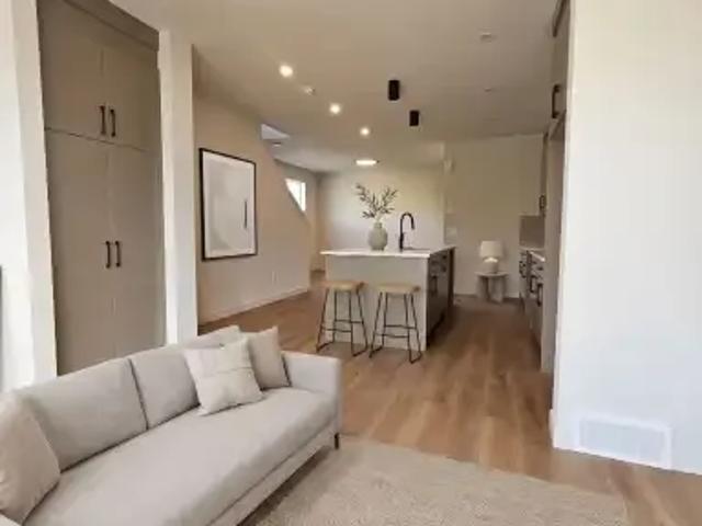 For Rent 3 Bedroom Townhouse Calgary AB DS102701342