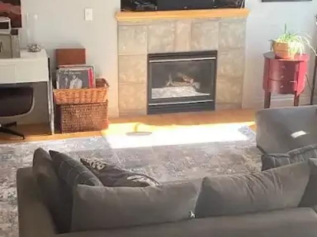 For Rent 3 Bedroom Townhouse Calgary AB DS102883195