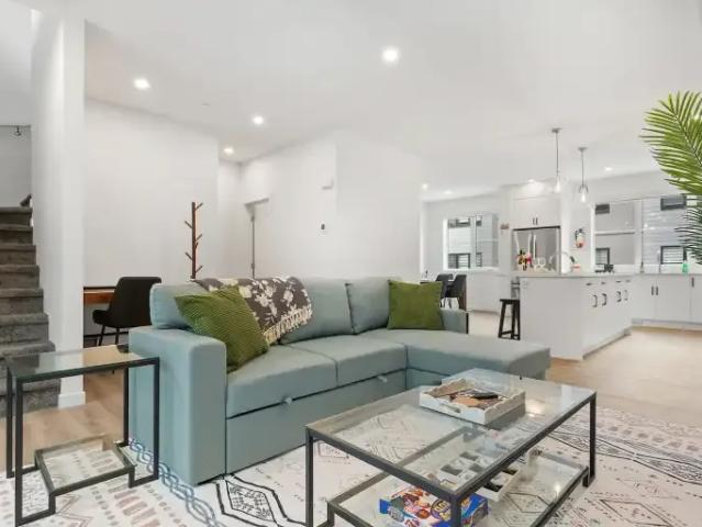For Rent 3 Bedroom Townhouse Calgary AB DS102914745