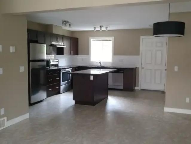 For Rent 3 Bedroom Townhouse Calgary AB DS103060513