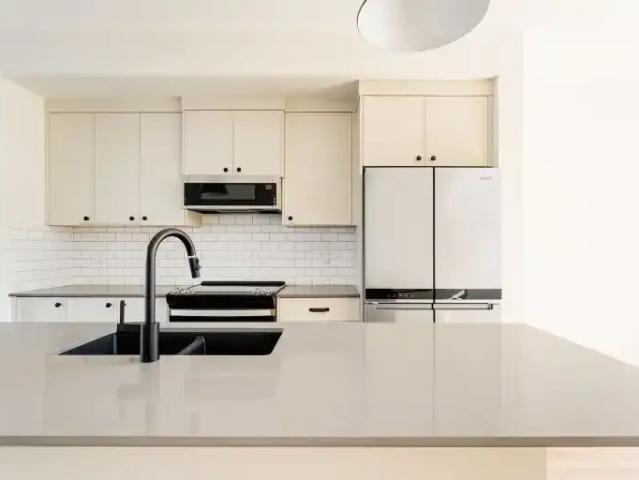 For Rent 3 Bedroom Townhouse Calgary AB DS103178755