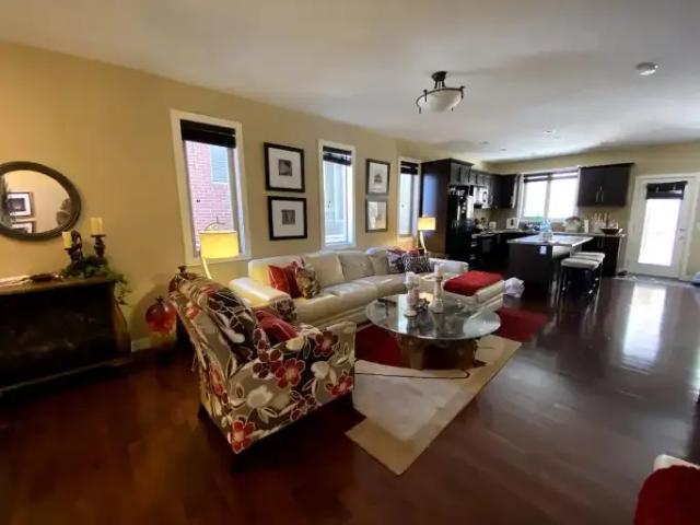 For Rent 3 Bedroom Townhouse Calgary AB DS103215524