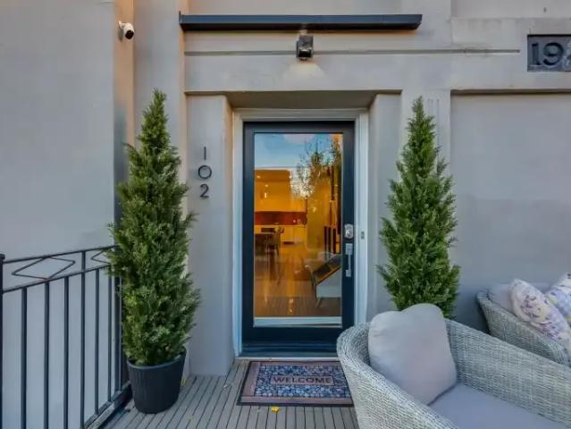 For Rent 3 Bedroom Townhouse Calgary AB DS103215838