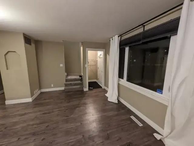 For Rent 3 Bedroom Townhouse Calgary AB DS103243371