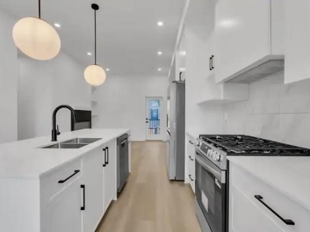 For Rent 3 Bedroom Townhouse Calgary AB DS104401597