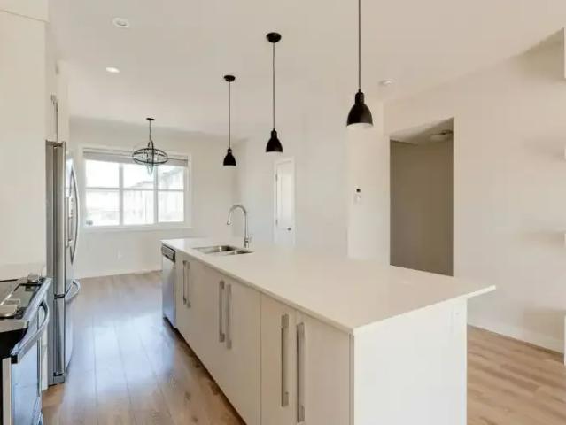 For Rent 3 Bedroom Townhouse Calgary AB DS104535530
