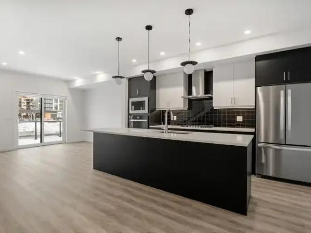 For Rent 3 Bedroom Townhouse Calgary AB DS104598375