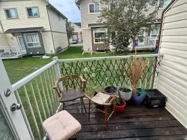 For Rent 3 Bedroom Townhouse Calgary AB DS104638476