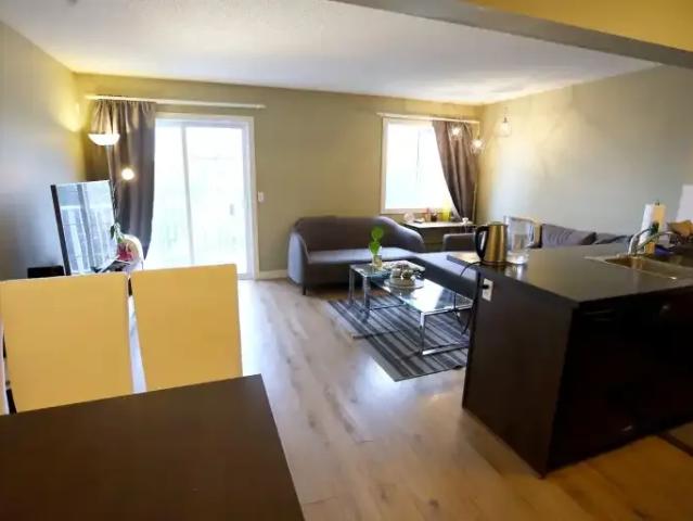 For Rent 3 Bedroom Townhouse Calgary AB DS104681746