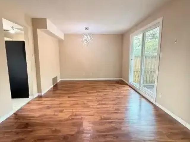 For Rent 3 Bedroom Townhouse Calgary AB DS104841858