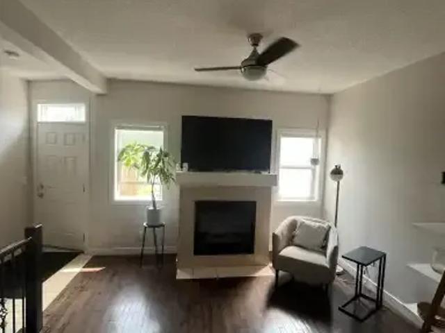 For Rent 3 Bedroom Townhouse Calgary AB DS104106391