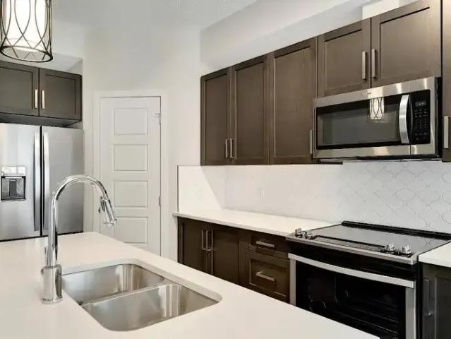 For Rent 3 Bedroom Townhouse Calgary AB DS104178717