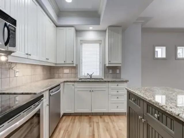 For Rent 3 Bedroom Townhouse Calgary AB DS104180578